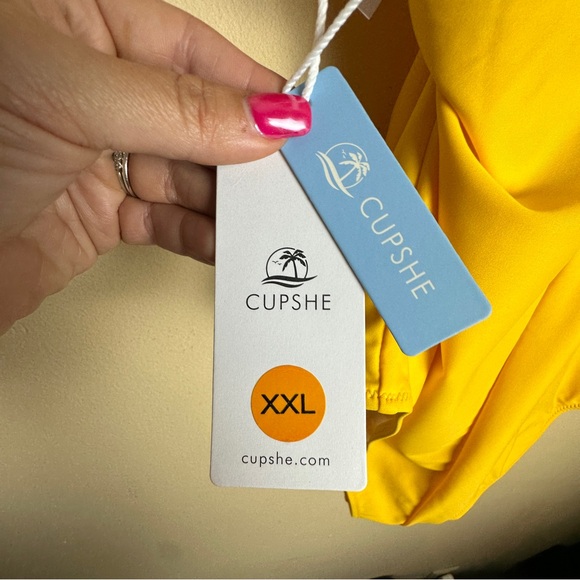 Cupshe Bright Yellow One-Piece Swimsuit NWT Retro Blue Button Cheeky Size XXL - Picture 10 of 16